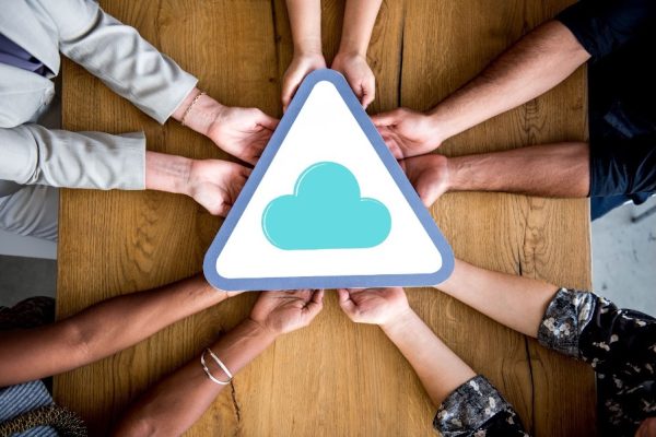 システム使用料を会計するタイミングはいつ?経理作業の効率化も併せて解説 システム使用料を会計するタイミングはいつ?経理作業の効率化も併せて解説
