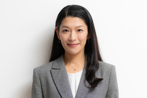 社外取締役 小坂 亜沙美